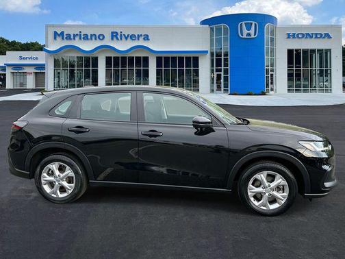 Crystal Black Pearl 2023 Honda HR-V LX