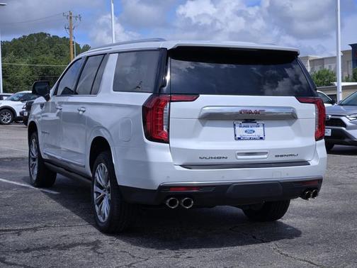 White Frost Tri-Coat 2021 GMC Yukon XL DENALI