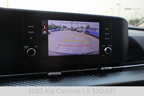 2023 Kia Carnival LX