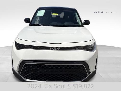 Clear White 2024 Kia Soul S