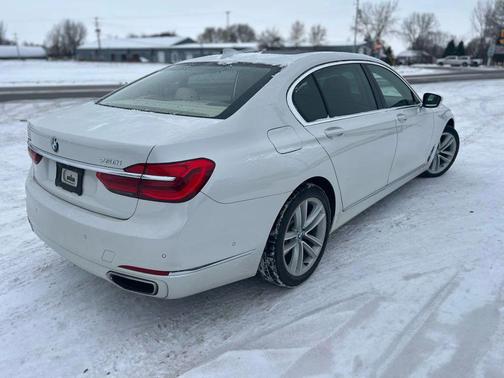 2016 BMW 750 i xDrive