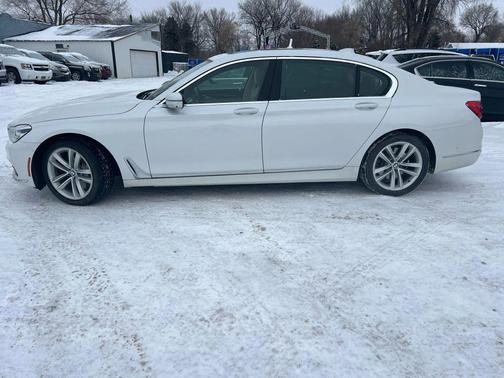 2016 BMW 750 i xDrive