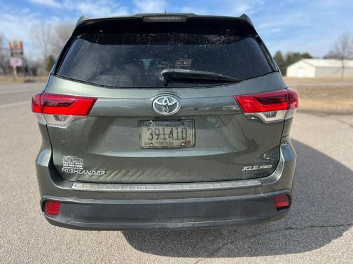 Alumina Jade Metallic 2017 Toyota Highlander XLE
