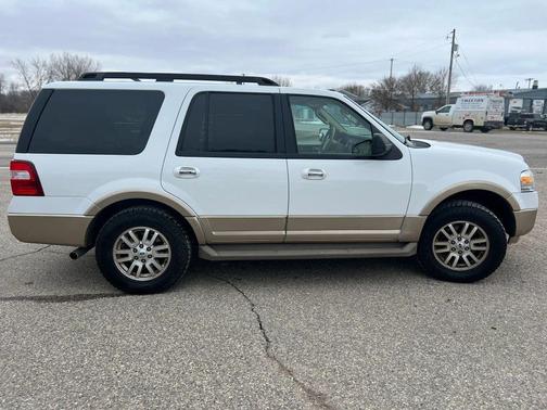 White 2011 Ford Expedition XLT
