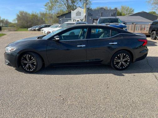 Black 2016 Nissan Maxima 3.5 Platinum