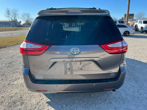 2015 Toyota Sienna XLE