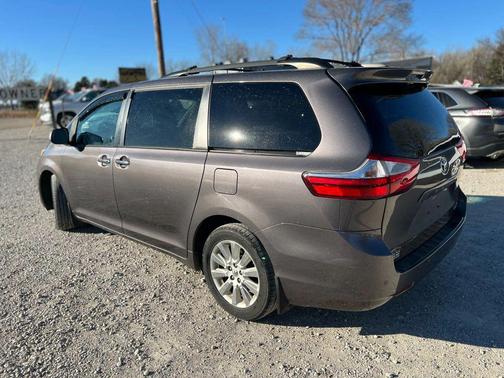 2015 Toyota Sienna XLE