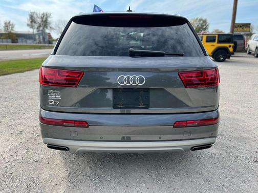 2019 Audi Q7 45 Premium Plus