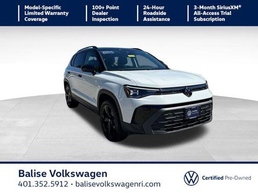 Pure White w/Deep Black Roof 2025 Volkswagen Taos 1.5T SE Black