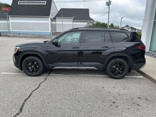 2025 Volkswagen Atlas 2.0T Peak Edition
