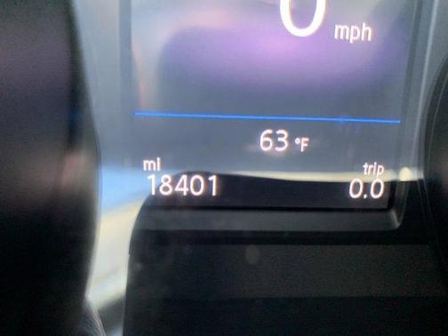 Photo 2 of 29 of 2019 Volkswagen Tiguan 2.0T SE