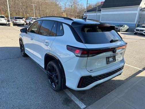 2026 Volkswagen Tiguan 2.0T SE R-Line Black 4MOTION