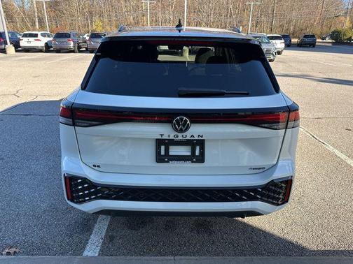 2026 Volkswagen Tiguan 2.0T SE R-Line Black 4MOTION