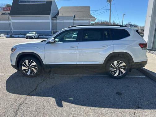 Opal White Pearl 2026 Volkswagen Atlas 2.0T SE w/Technology 4MOTION