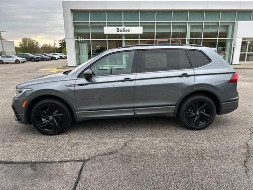 Platinum Gray Metallic 2023 Volkswagen Tiguan 2.0T SE R-Line Black 4MOTION