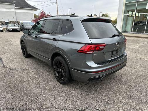 Platinum Gray Metallic 2023 Volkswagen Tiguan 2.0T SE R-Line Black 4MOTION