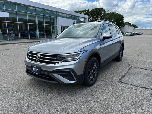 Pyrite Silver Metallic 2023 Volkswagen Tiguan 2.0T SE 4MOTION