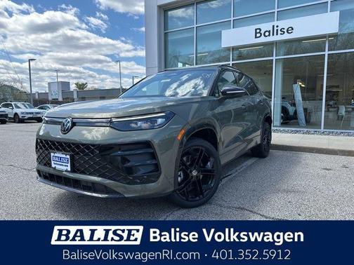 Avocado Green w/Deep Black Roof 2026 Volkswagen Tiguan 2.0T SE R-Line Black 4MOTION