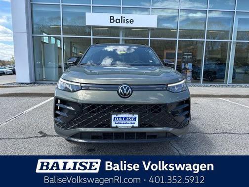 Avocado Green w/Deep Black Roof 2026 Volkswagen Tiguan 2.0T SE R-Line Black 4MOTION