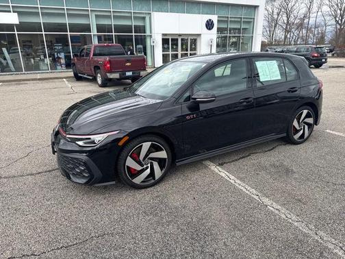 Mythos Black Metallic 2025 Volkswagen Golf GTI 2.0T S DSG