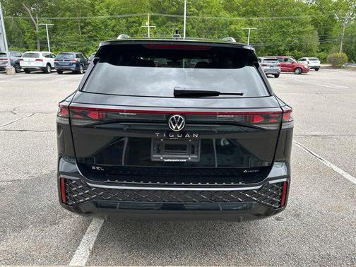 2025 Volkswagen Tiguan 2.0T SEL R-Line 4MOTION