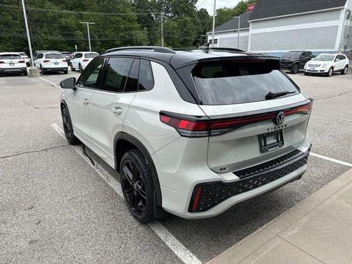 2025 Volkswagen Tiguan 2.0T SE R-Line Black 4MOTION