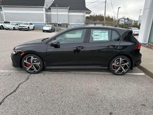 2026 Volkswagen Golf GTI 2.0T SE DSG