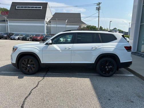2025 Volkswagen Atlas 2.0T SE w/Technology 4MOTION