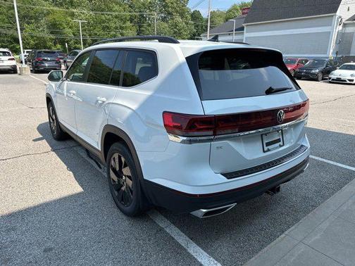 2025 Volkswagen Atlas 2.0T SE w/Technology 4MOTION