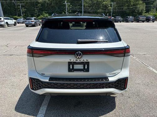 2025 Volkswagen Tiguan 2.0T SE R-Line Black 4MOTION