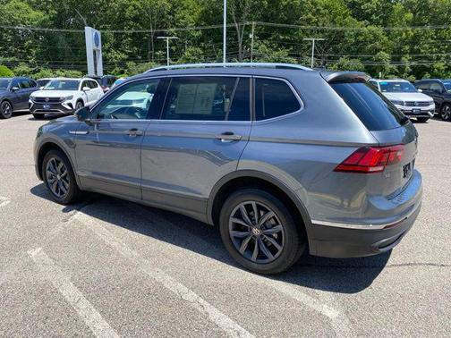 Platinum Gray Metallic 2023 Volkswagen Tiguan 2.0T SE 4MOTION