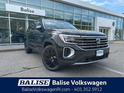 Deep Black Pearl 2026 Volkswagen Atlas 2.0T SE w/Technology 4MOTION