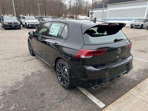 mythos black metallic 2026 Volkswagen Golf R 2.0T DSG