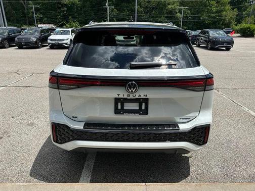 opal white pearl 2026 Volkswagen Tiguan 2.0T SE R-Line Black 4MOTION