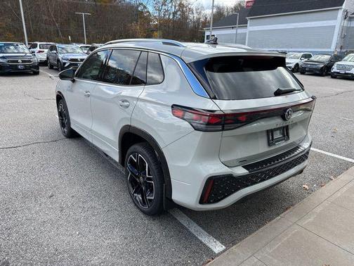 2026 Volkswagen Tiguan 2.0T SEL R-Line 4MOTION