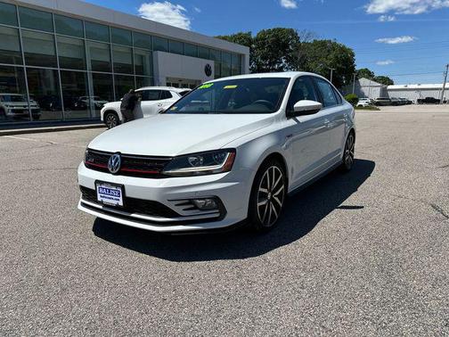 Pure White 2018 Volkswagen Jetta 2.0T GLI