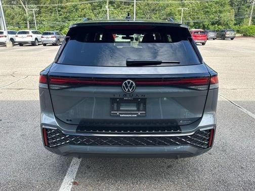 2025 Volkswagen Tiguan 2.0T SE R-Line Black 4MOTION