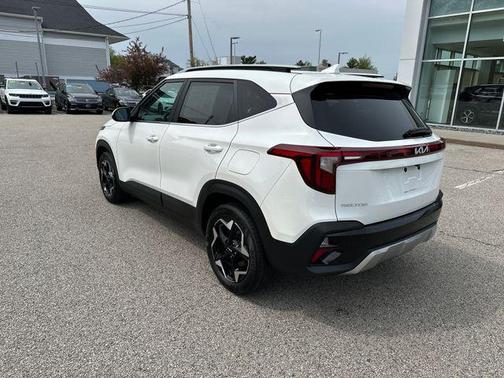 Snow White Pearl 2024 Kia Seltos EX