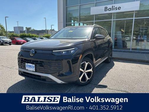 deep black pearl 2026 Volkswagen Tiguan 2.0T SE 4MOTION