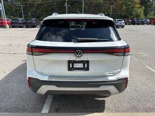 2025 Volkswagen Tiguan 2.0T SE 4MOTION