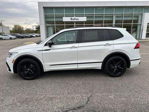 Opal White Pearl 2023 Volkswagen Tiguan 2.0T SE R-Line Black 4MOTION