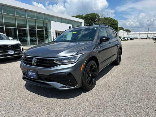 Platinum Gray Metallic 2024 Volkswagen Tiguan 2.0T SE R-Line Black 4MOTION