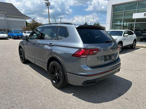 Platinum Gray Metallic 2024 Volkswagen Tiguan 2.0T SE R-Line Black 4MOTION