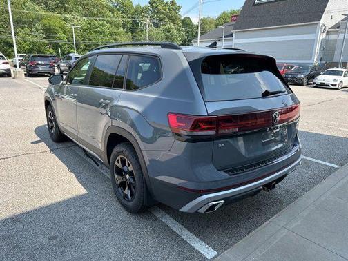 2025 Volkswagen Atlas 2.0T Peak Edition