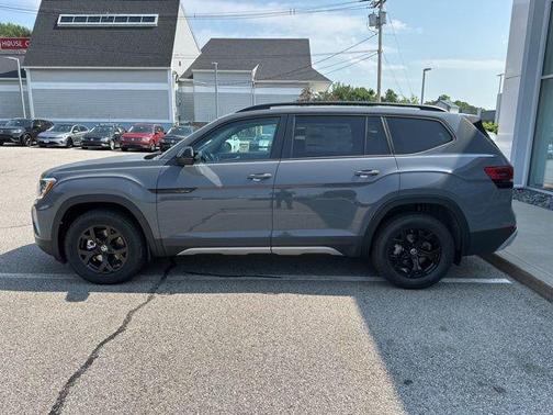 2025 Volkswagen Atlas 2.0T Peak Edition