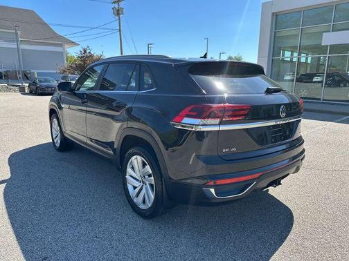 Deep Black Pearl 2020 Volkswagen Atlas Cross Sport 3.6L V6 SE w/Technology