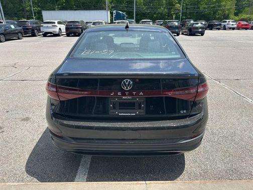 Deep Black Pearl 2026 Volkswagen Jetta 1.4T SE