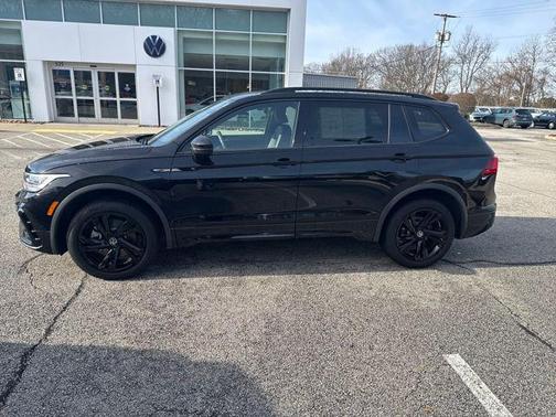 2023 Volkswagen Tiguan 2.0T SE R-Line Black 4MOTION