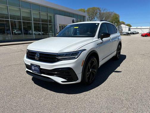 Opal White Pearl 2024 Volkswagen Tiguan 2.0T SE R-Line Black 4MOTION