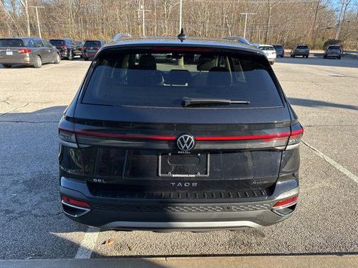 2026 Volkswagen Taos SEL